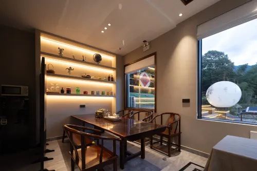 Chuxin Hostel Dining Photos