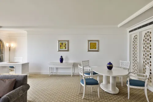 Al Habtoor Grand Resort, Autograph Collection By Marriott Rooms Photos
