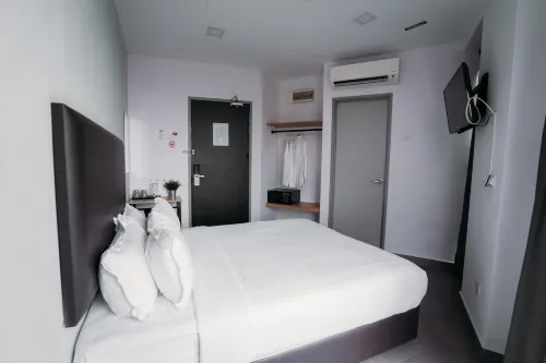 B Lot Hotel Camere Photos