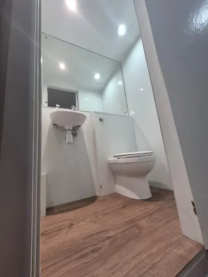 Saint James Backpackers Rooms Photos