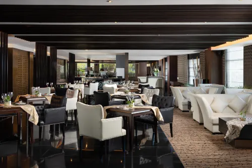 Grand City Hall Hotel Makanan Photos