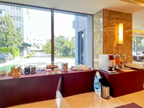 The Proud Exclusive Hotel Restauration Photos