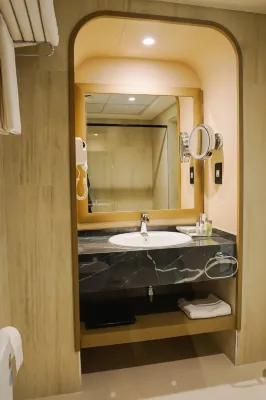 Sheraton Khalidiya Hotel Номера Photos
