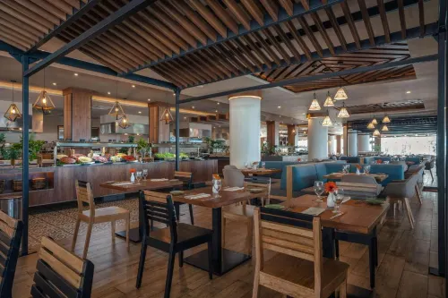 Hilton Cancun Mar Caribe All-Inclusive Resort Dining Photos