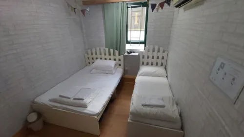 Cozy Inn HK (Jordan Station) Kamar Photos