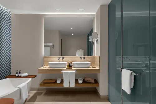 Hilton Cancun Mar Caribe All-Inclusive Resort Rooms Photos