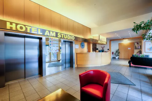 enjoy Hotel am Studio Öffentliche Flächen Photos
