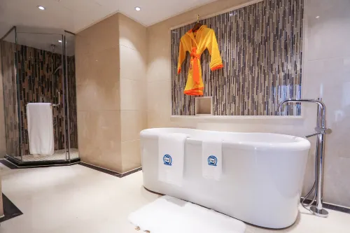 Beijing Continental Grand Hotel Rum Photos