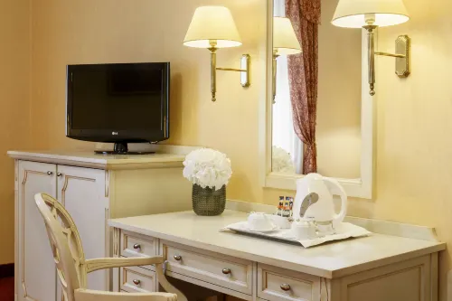 Danubius Hotel Astoria City Center Zimmer Photos