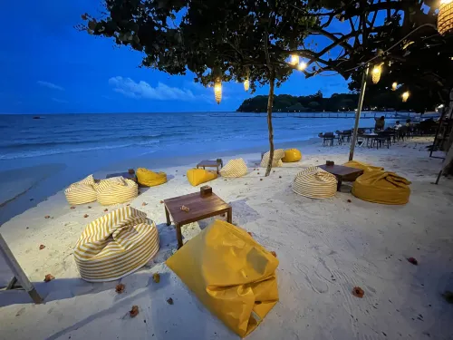 La Lune Beach Resort Рядом с отелем Photos