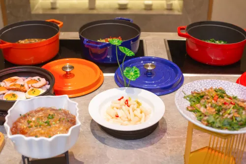 Qianna Hotel (Wuchang Railway Station Dingziqiao Subway Station) Dining Photos