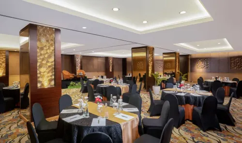 Hotel Ciputra Semarang managed by Swiss-Belhotel International  Fasilitas Bisnis Photos