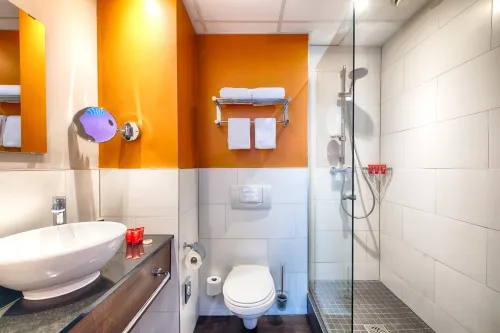 Leonardo Hotel Amsterdam City Center Zimmer Photos