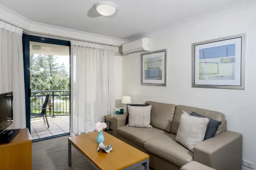 Oaks Gold Coast Calypso Plaza Suites Rooms Photos