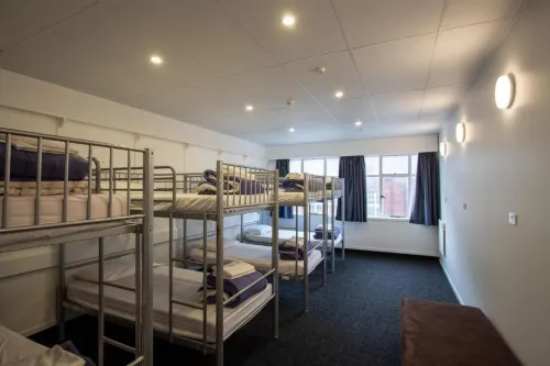 Hotel Waterloo & Backpackers Rooms Photos