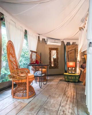 Sandat Glamping tents - luxury hotel Kamar Photos