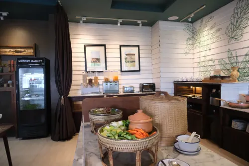 Blu Monkey Brown House Udonthani Dining Photos