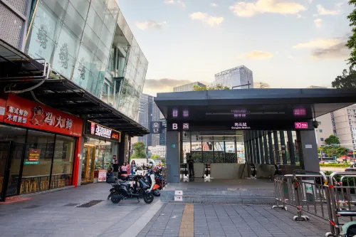 BESTEN fashion Light Residence(Tianan Cloud Park Industrial Park Store, Bantian) Near Hotel Photos
