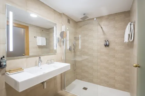 Hesperia Barcelona Sant Just Kamar Photos