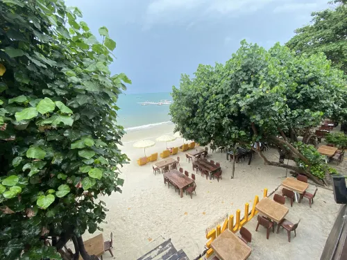 La Lune Beach Resort Рядом с отелем Photos