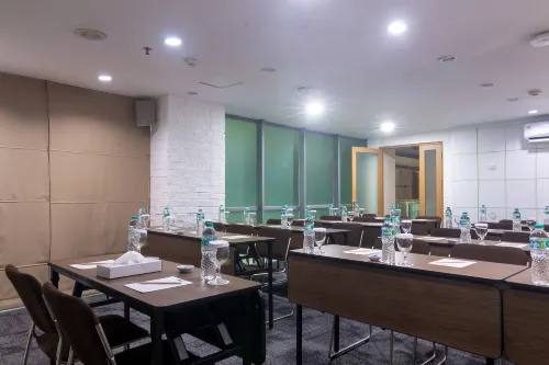 MaxOne Sabang Jakarta Fasilitas Bisnis Photos