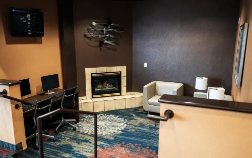 Crystal Inn Hotel & Suites - Midvalley Business Facilities Photos