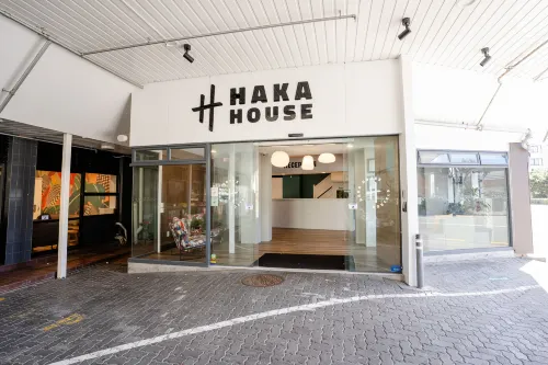 Haka House Wellington Exterior Photos
