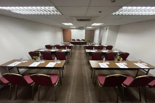 Go Hotels Plus Mandaluyong Business Facilities Photos