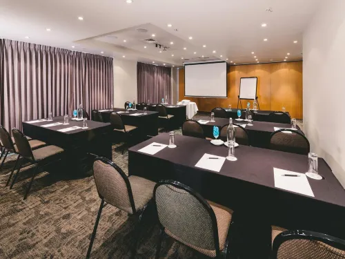 Parkside Hotel & Apartments Business Facilities Photos