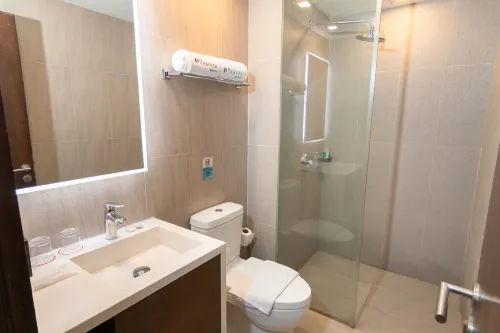 Ramada Encore Makati Rooms Photos