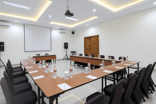 All Nite & Day Hotel Yogyakarta - Gejayan Fasilitas Bisnis Photos