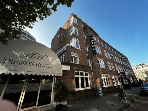 Budget Trianon Hotel Rooms Photos