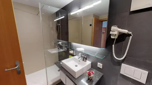 Hotel Pilatus-Kulm Zimmer Photos