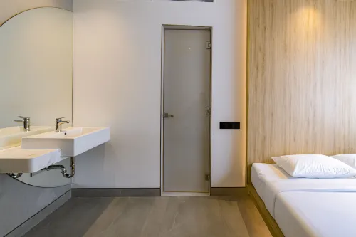 Meander Saigon Kamar Photos