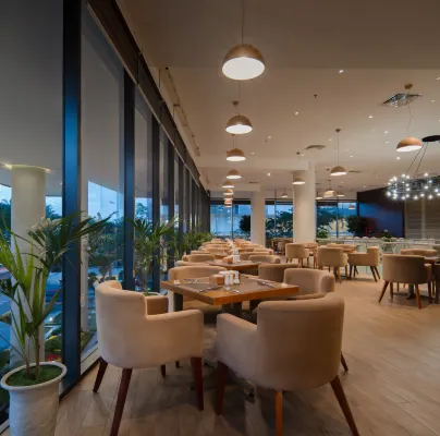 Starcity Hotel & Condotel Beachfront Nha Trang Питание Photos