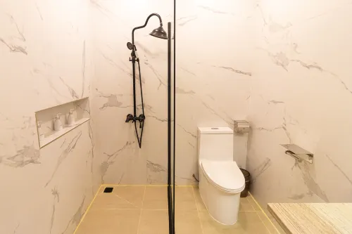 White Mansion Rooms Photos