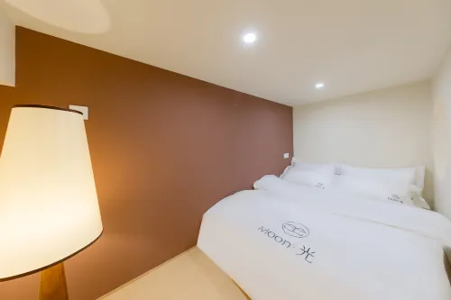 Moon· Guang Jiangjing Guest House (Jiefangbei Hongyadong Branch) Rooms Photos