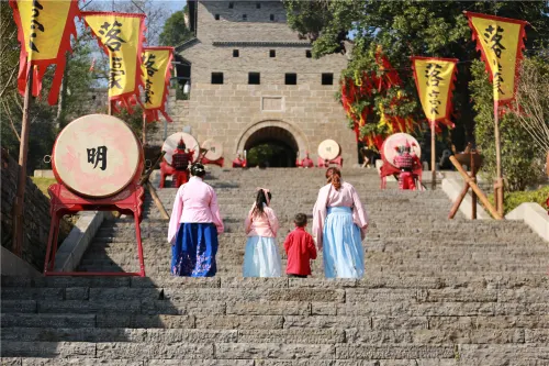 Jiuye Banshan B&B (Phoenix Ancient Town Store) Near Hotel Photos