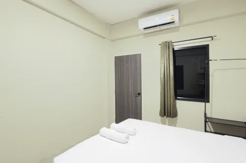 RQ Bangkok Huai Khwang by Collection O Camere Photos