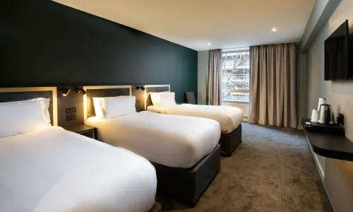 Royal National Hotel Huoneet Photos