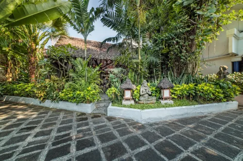 Hotel Tugu Blitar Außen Photos