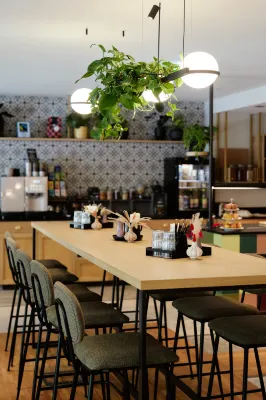 Henriette Stadthotel Vienna Dining Photos