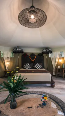 Sandat Glamping tents - luxury hotel Kamar Photos