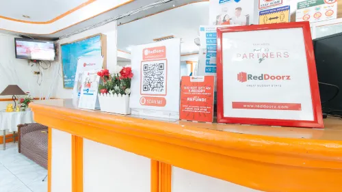 RedDoorz Near East Avenue Medical Center Area Publik Photos