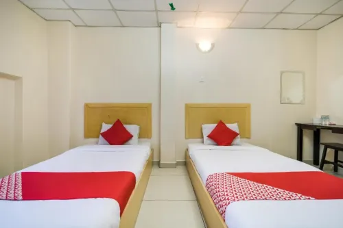 River Inn Hotel Номера Photos