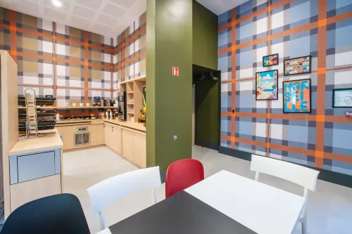 easyHotel Marseille Euromed Restauration Photos