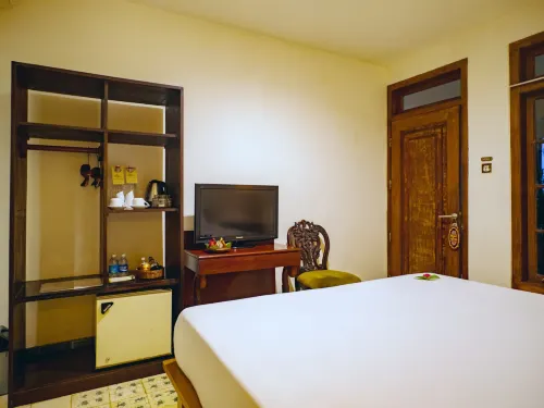 Hotel Tugu Blitar Zimmer Photos