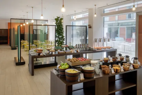 DoubleTree by Hilton Milan Restauration Photos