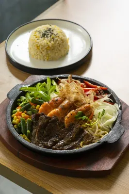 BATIQA Hotel Karawang Makanan Photos