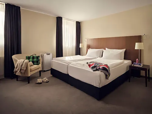 Metropolitan Hotel by Flemings Zimmer Photos